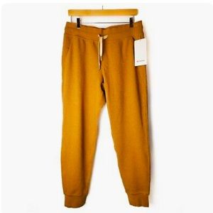 Lululemon Women’s Warm Down Jogger Size 4